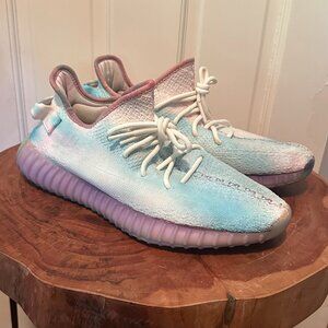 Yeezy Triple White, custom tie-dyed